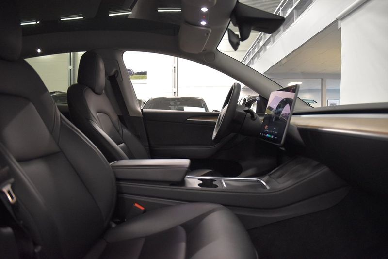 Tesla Model Y bild 11