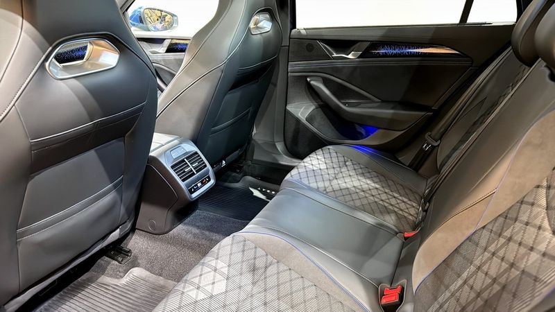 Volkswagen Passat bild 12