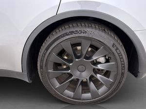 Tesla Model Y bild 36
