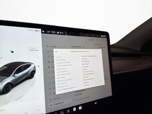 Tesla Model Y bild 25