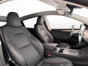 Tesla Model Y bild 27