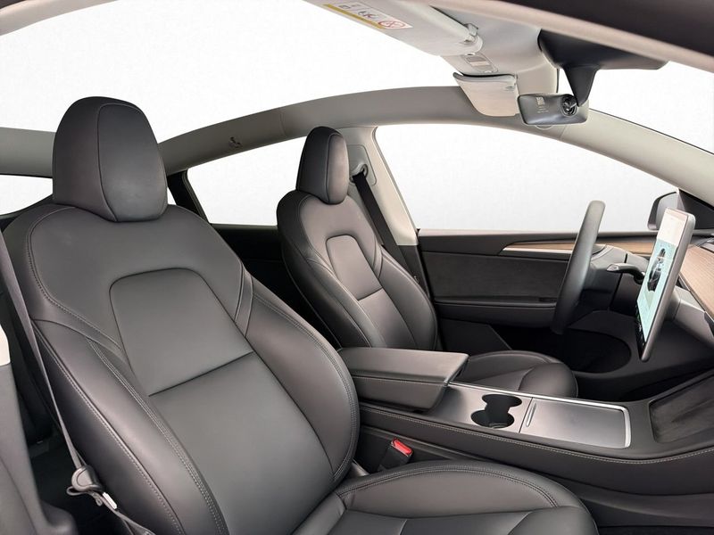 Tesla Model Y bild 27