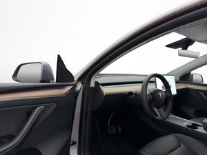Tesla Model Y bild 11