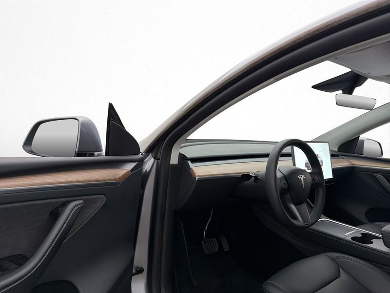 Tesla Model Y bild 11
