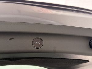 Tesla Model Y bild 31