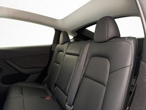 Tesla Model Y bild 29