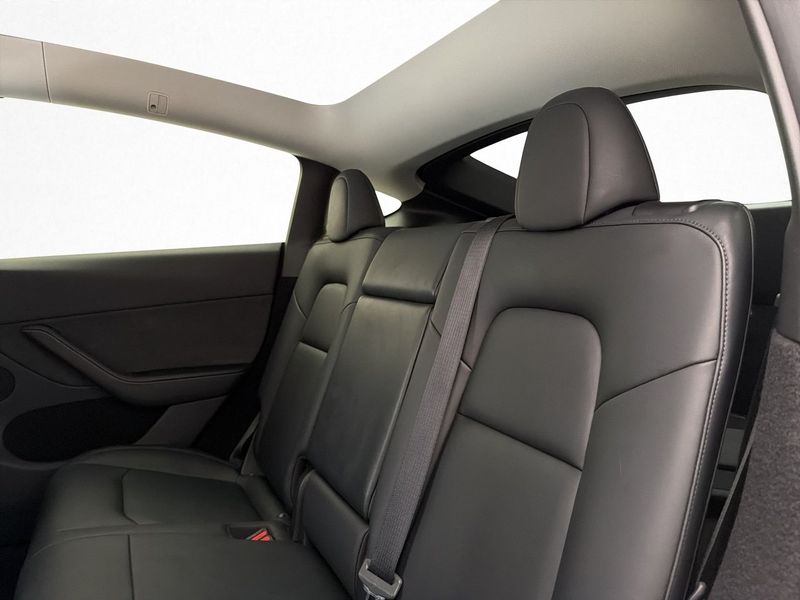 Tesla Model Y bild 29