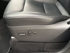 Tesla Model Y bild 26