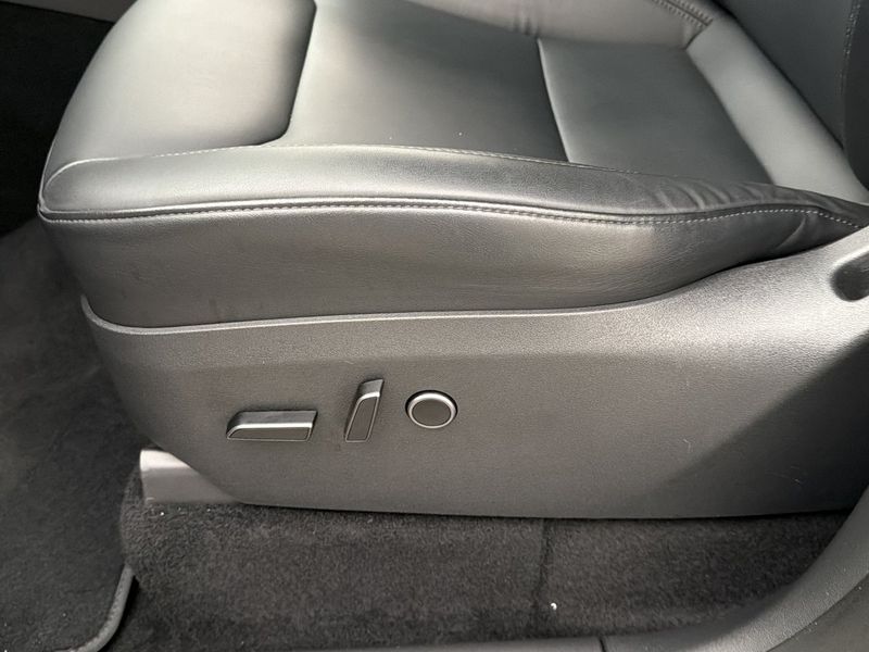 Tesla Model Y bild 26