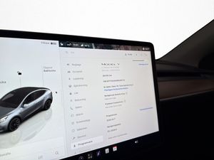 Tesla Model Y bild 24