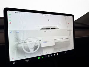 Tesla Model Y bild 21