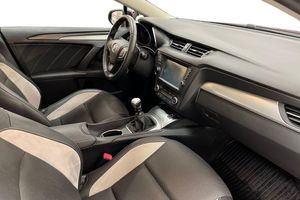 Toyota Avensis bild 6