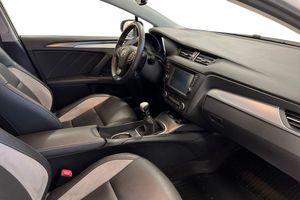 Toyota Avensis bild 6