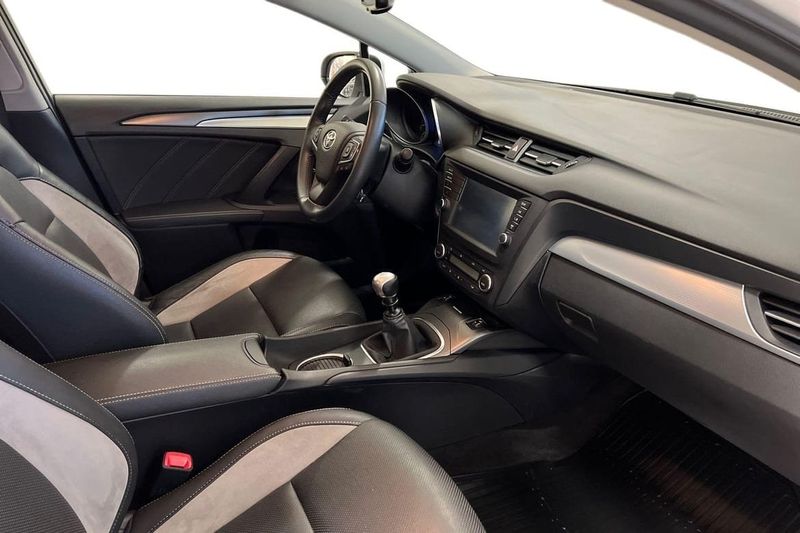 Toyota Avensis bild 6