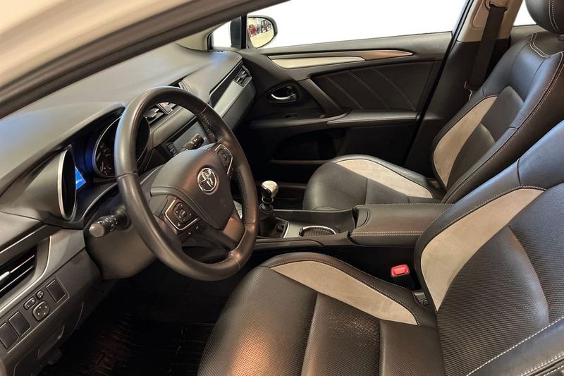 Toyota Avensis bild 12