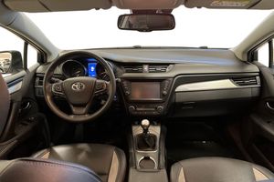 Toyota Avensis bild 8