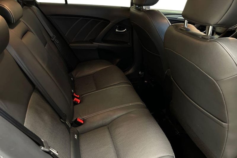 Toyota Avensis bild 7