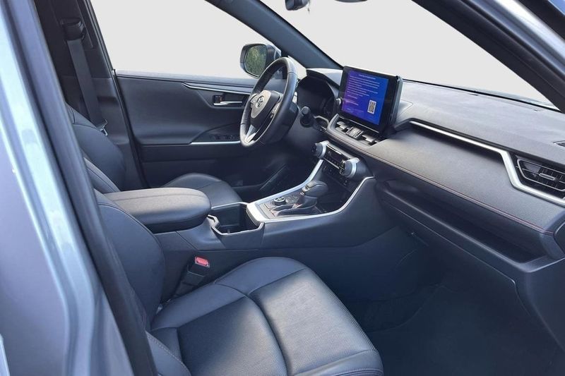 Toyota RAV4 bild 9