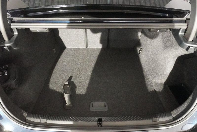 BMW i5 bild 7