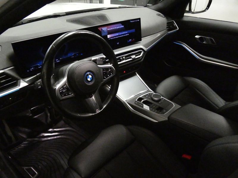 BMW 330 bild 14