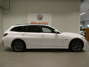 BMW 330 bild 6