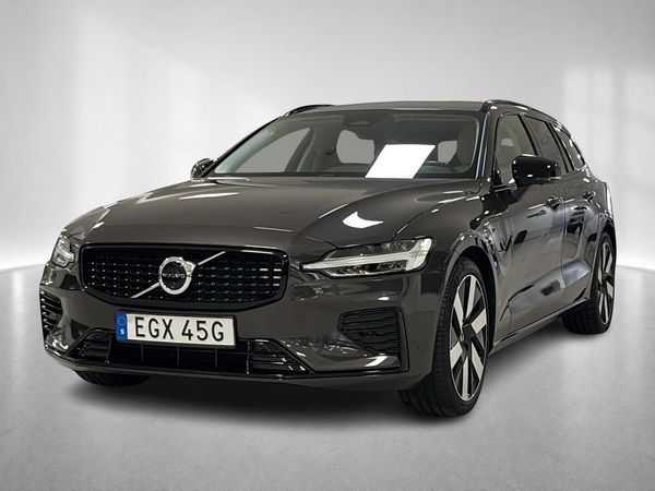 Volvo V60 T6 Plus Dark Edition - 2025