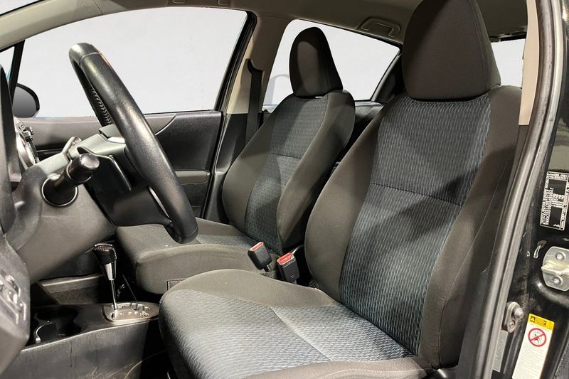 Toyota Yaris bild 2