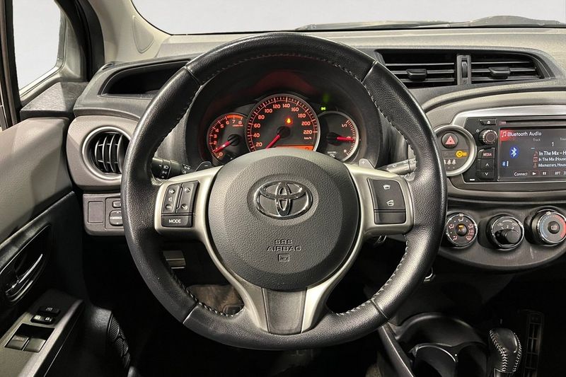 Toyota Yaris bild 12
