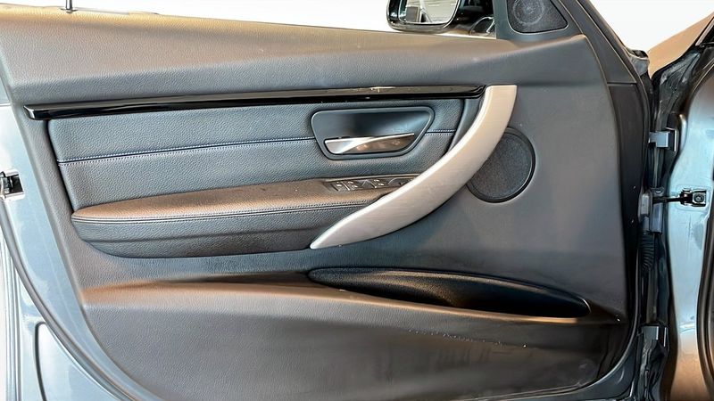 BMW 320 bild 11