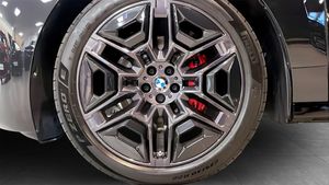 BMW iX bild 9