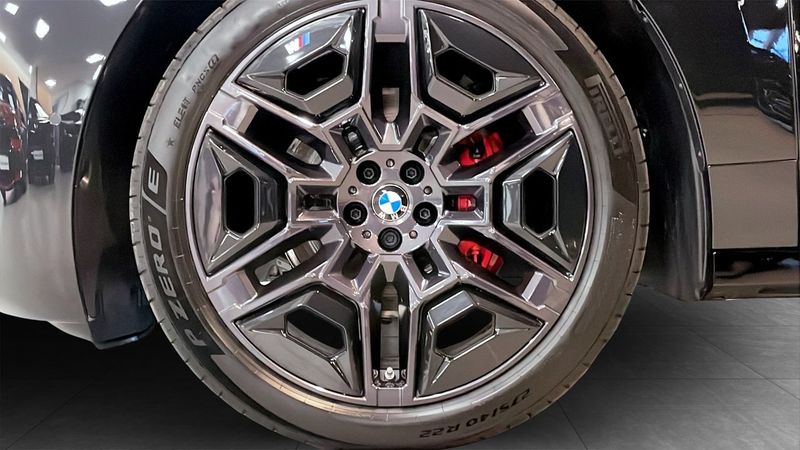 BMW iX bild 9