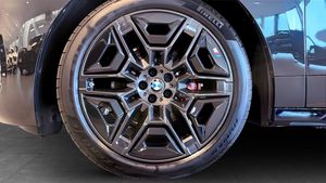 BMW iX bild 9