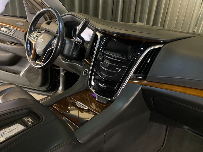 Cadillac ESCALADE bild 12
