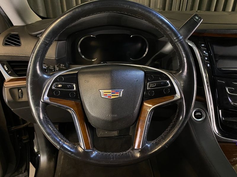 Cadillac ESCALADE bild 13