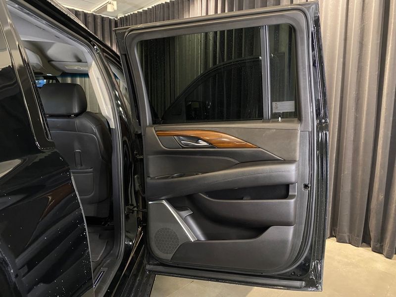 Cadillac ESCALADE bild 38