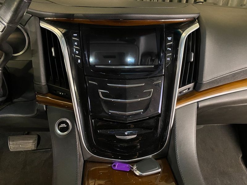 Cadillac ESCALADE bild 14