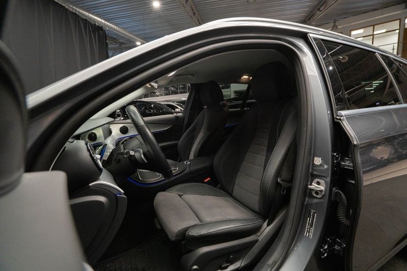 Mercedes E300 bild 16