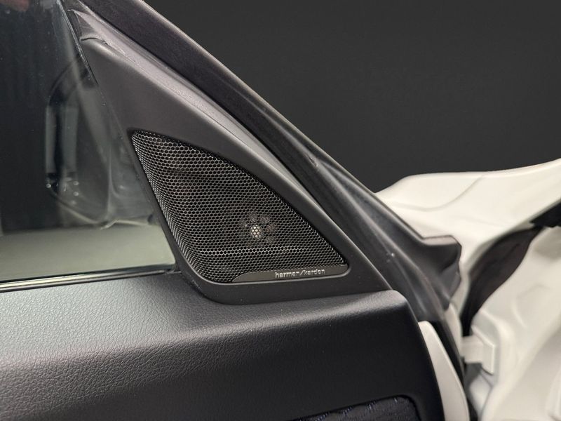 BMW 330 bild 9