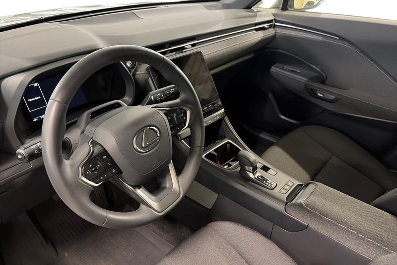 Lexus LBX bild 11