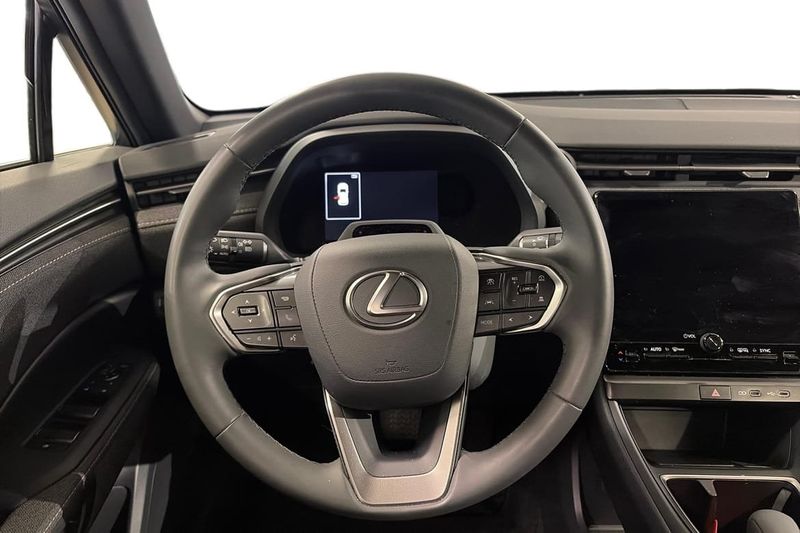 Lexus LBX bild 9