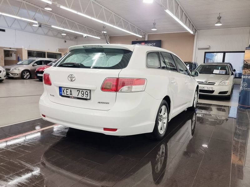 Toyota Avensis bild 16