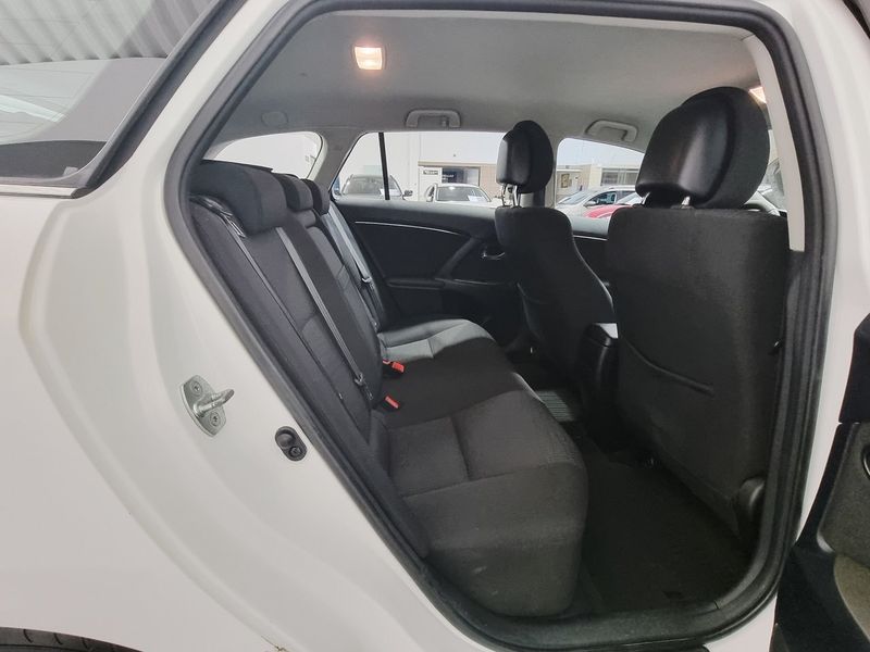 Toyota Avensis bild 20