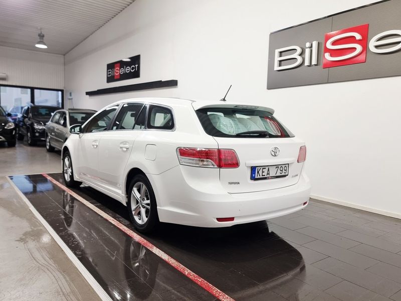 Toyota Avensis bild 15