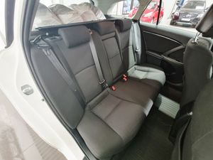 Toyota Avensis bild 22
