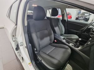 Toyota Avensis bild 19