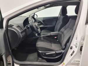 Toyota Avensis bild 5