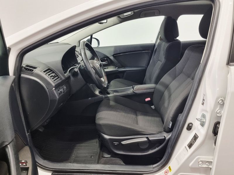 Toyota Avensis bild 5