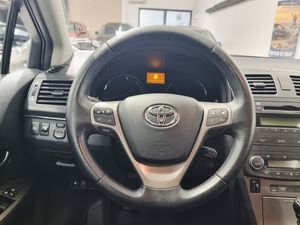Toyota Avensis bild 12