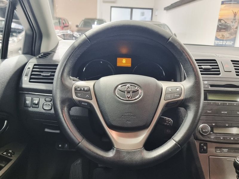 Toyota Avensis bild 12