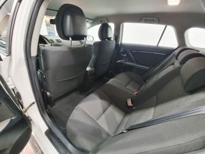 Toyota Avensis bild 10